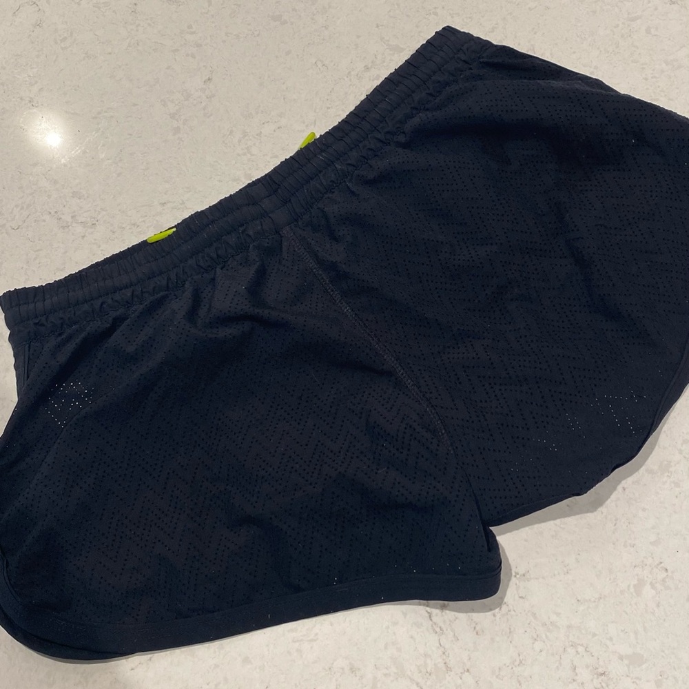 Black Under Armor shorts